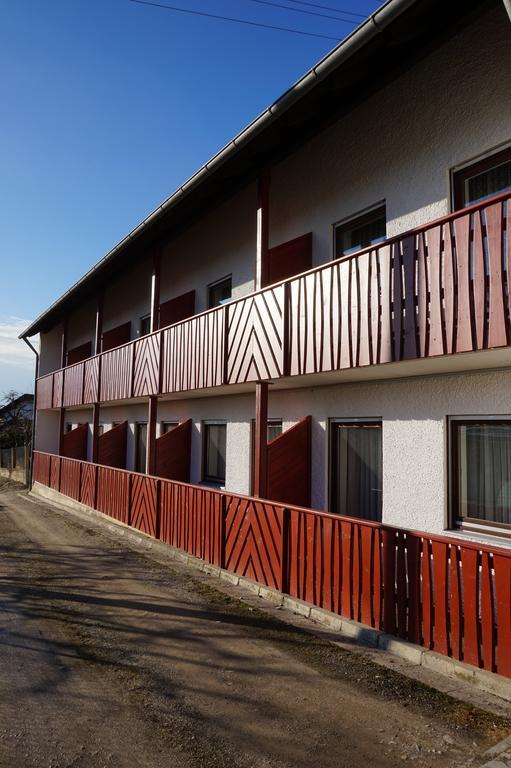 Pension-Metzgerei Hofer Inning am Holz Bagian luar foto